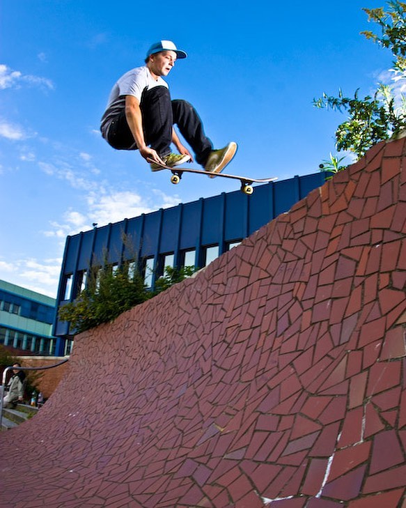 Danny with a Claus-Flip to tail at the @savewilhelmsburgbanks