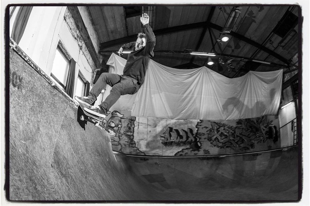 Anders smith grinding the poolcoping at todays session at the Unna Bowl @anderstellen